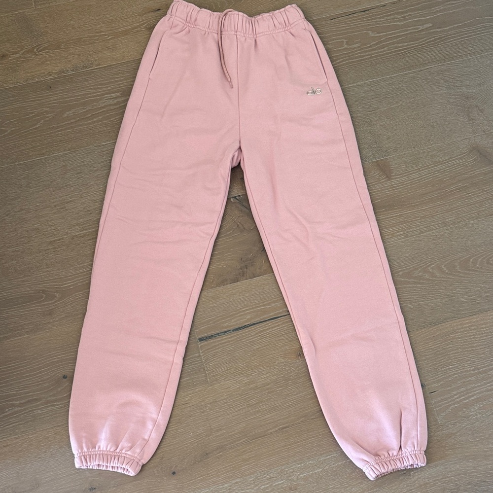 Alo  Yoga jogger sweatpants